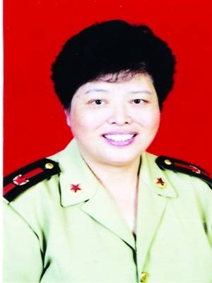 张敏（情系国防的兵妈妈）