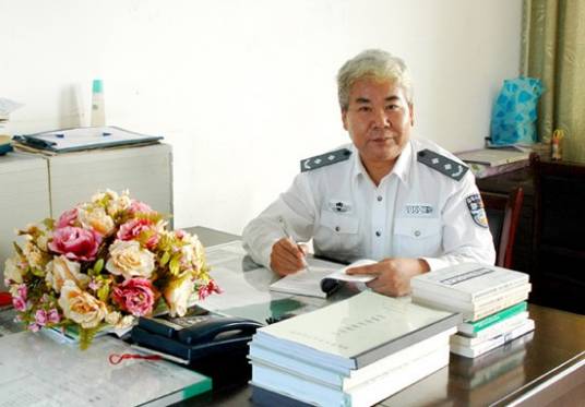 邓国良（江西公安专科学校法律学系主任）