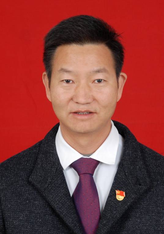 杨华勇（楚雄彝族自治州大姚县县教育工作委员会委员、教育体育局党组成员、副局长）
