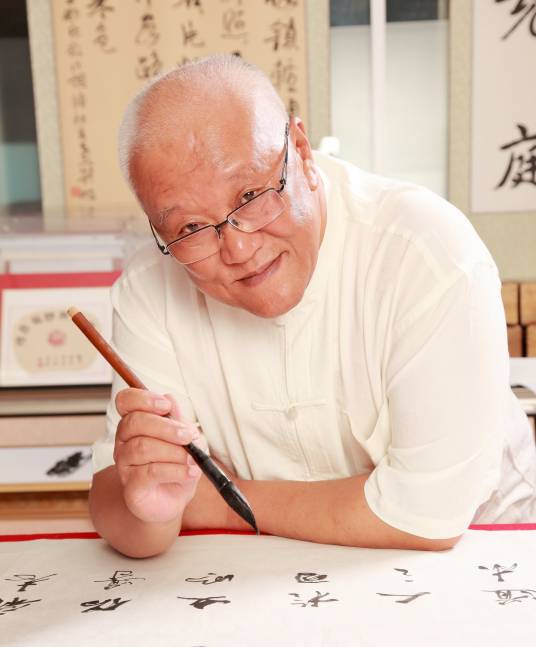 杨再春（书法家，中国书法家协会创始人之一）
