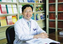 王金成（吉林大学中日联谊医院副院长）
