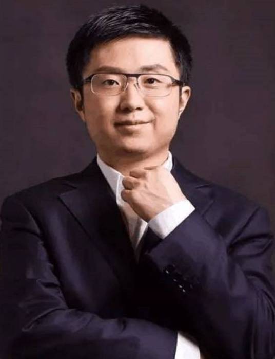 熊伟（第十四届全国政协委员，河南羚锐制药股份有限公司总经理）