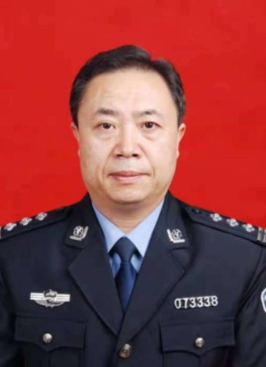 张鹏(山西省忻州市公安局忻府分局原局长)