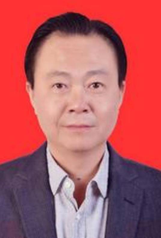 郑华(四川内江高新技术产业开发区党工委原书记、一级调研员)