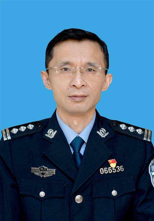 徐亚明（四川省西昌市政府副市长、市公安局党委书记、局长）