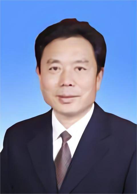 李新章(河南省药品监督管理局原二级巡视员)