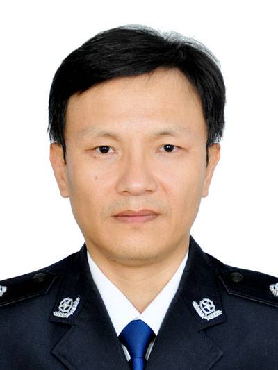 邹红军(广西自治区河池市公安局党委委员、副局长)