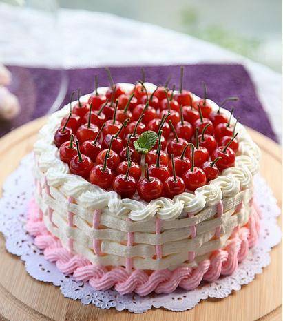 樱桃蛋糕