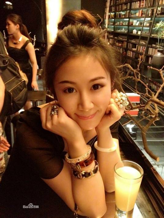 江淼(时尚奢侈品形象造型师)