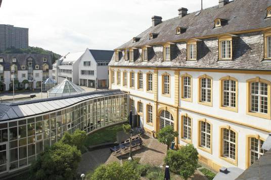 奥托贝森管理研究院