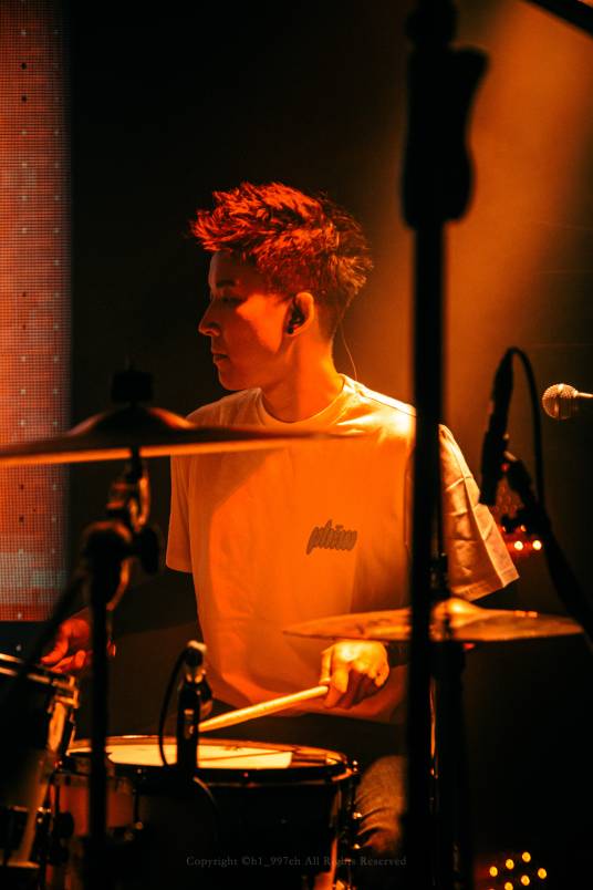 吴健（中国内地音乐人、旅行新蜜蜂乐队鼓手）