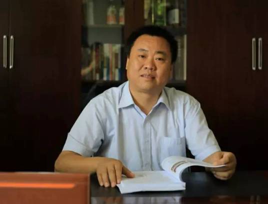 许鹏(黄鹤楼酒业有限公司党委书记、董事长)