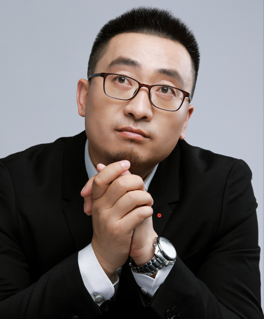 潘永峰（北京现代音乐学院副教授）