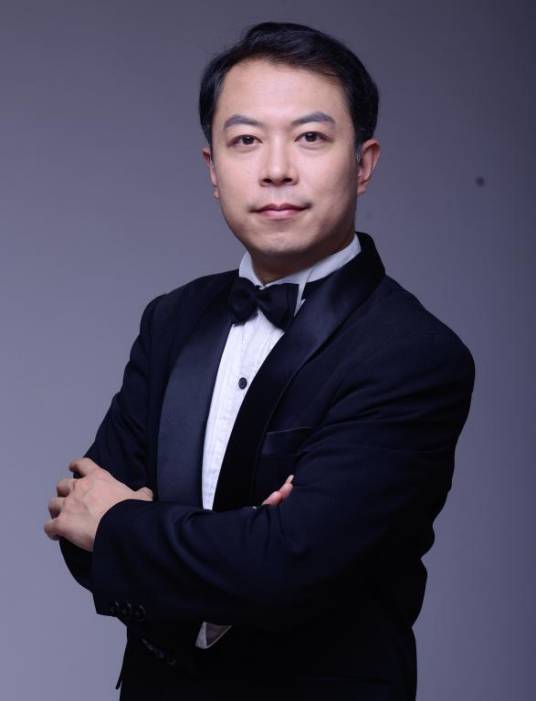 陈刚(男中音歌唱家,湖南师范大学音乐学院副教授,硕士研究生导师)