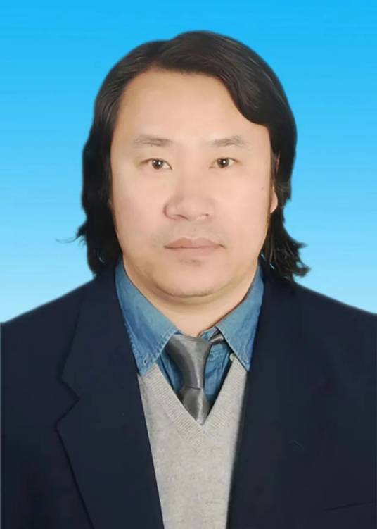 孙玉宝(内蒙古艺术学院教授,内蒙古文艺志愿者协会第二届主席团副主席)
