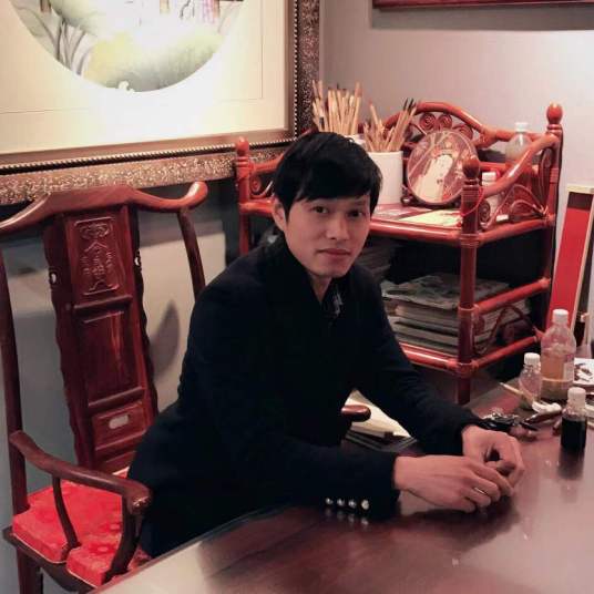 周敏(中国轻工业联合会陶瓷装饰工一级(高级技师))