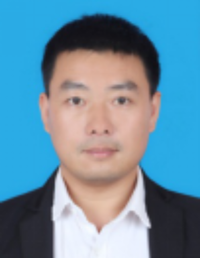 王洪亮（三亚市海棠区扶贫工作办公室党组成员、副主任）