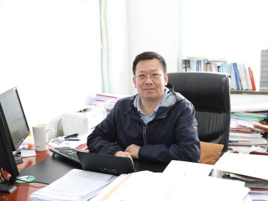 张勇（中国计量学院研究生部教授）