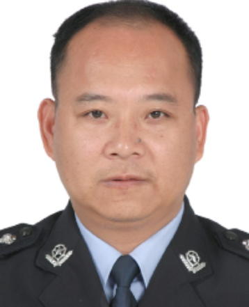 曾保国(广东省汕尾市公安局党委委员、副局长、三级高级警长)