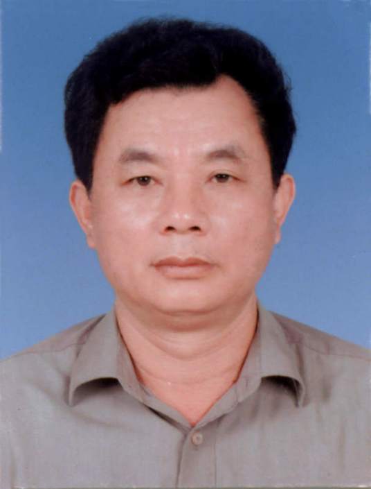 冯学保(海口市美兰区大致坡镇委副书记、镇长)