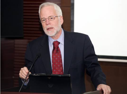 讲座教授（大学颁发授予全职教学人员中拥有学术地位或研究成就的名誉头衔）