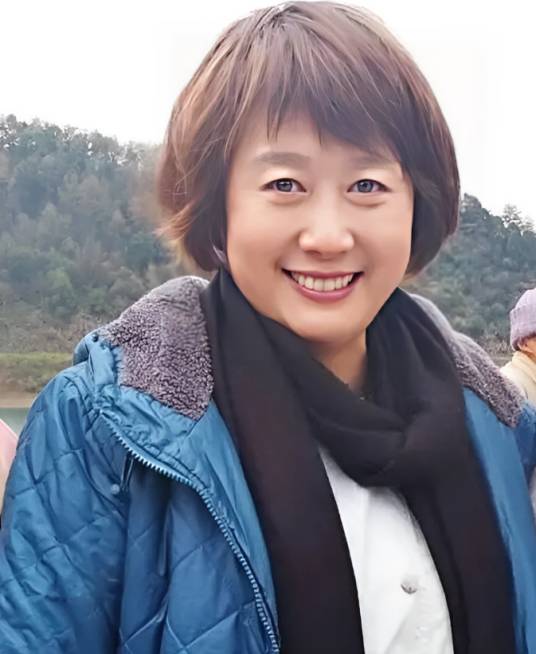 汪文华（中国中央电视台曲苑杂坛栏目制片人、主持人、导演）