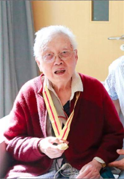 塞风（原地质部党组成员、副部长）