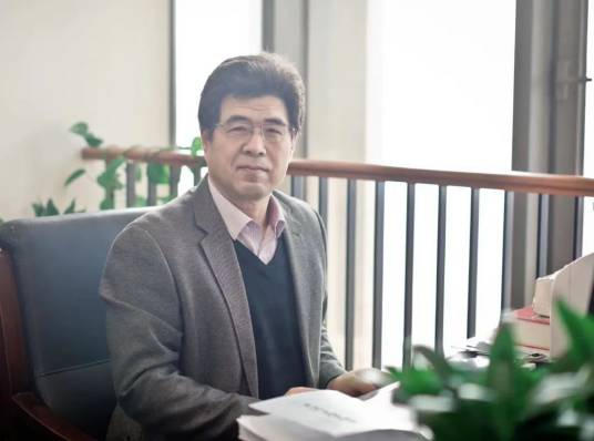 李大龙（中国社会科学院大学历史学院特聘教授、博士生导师，中国社会科学院中国边疆研究所编审、研究员）