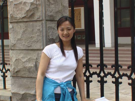 冯锦(美国籍女演员、中央戏剧学院常务理事兼副校长)