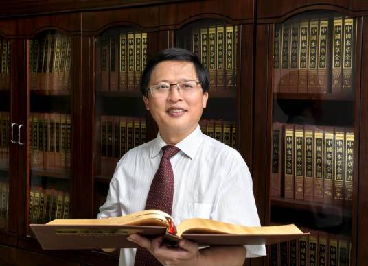 彭成（成都中医药大学原副校长）