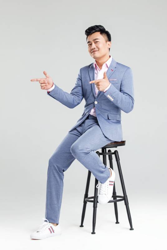 史炎（猫头鹰喜剧创始人、脱口秀演员、幽默表达培训师）