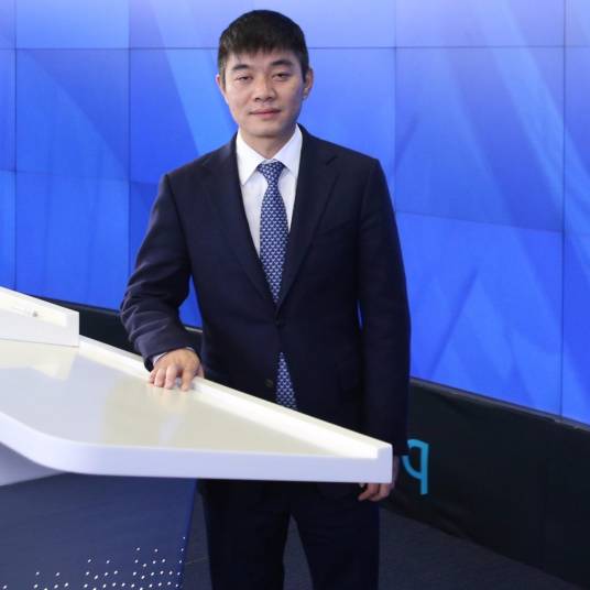 唐岩(陌陌公司创始人,挚文集团公司董事长、首席执行官)