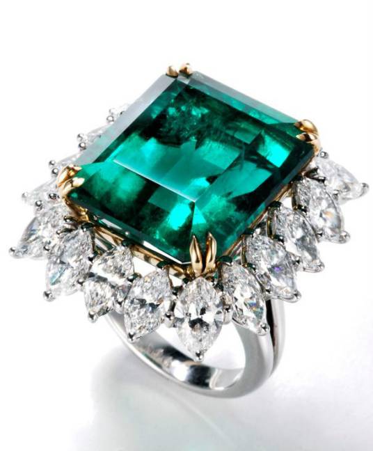 祖母绿宝石戒指