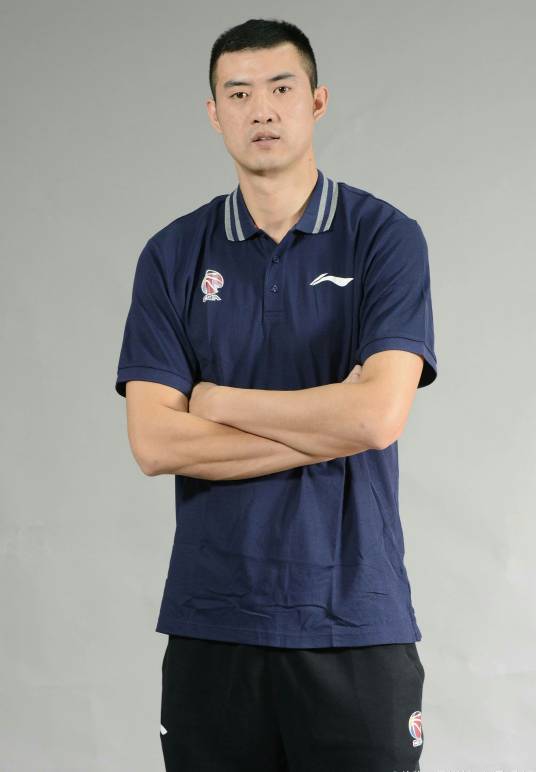 丁锦辉（中国前篮球运动员）