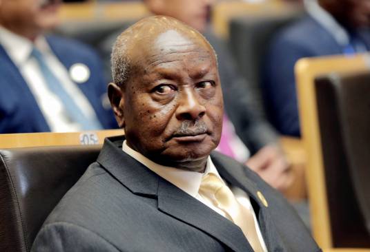 约韦里·卡古塔·穆塞韦尼