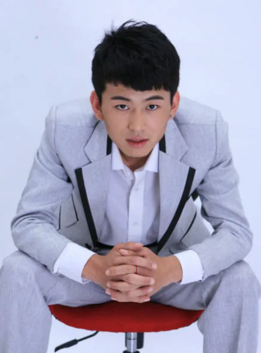 逸飞（制片人、导演）