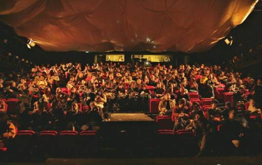 蜂巢剧场(北京蜂巢剧场)