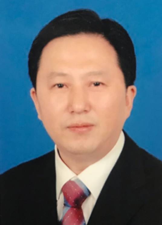 徐克勤（湖南省人大民族华侨外事委员会副主任委员，省人大常委会代表资格审查委员会委员）