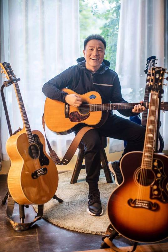 许巍(中国内地男歌手、词曲作者、编曲人、音乐人)