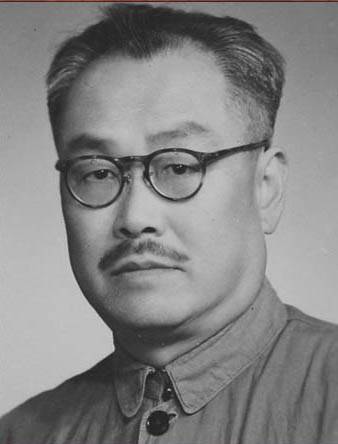 吴德峰（吴德峰是中共秘密交通工作的创建人、中共隐蔽战线的一名重要领导人。）