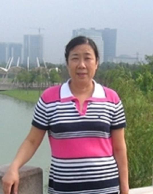 张雅琴（2011年全国敬业奉献模范）