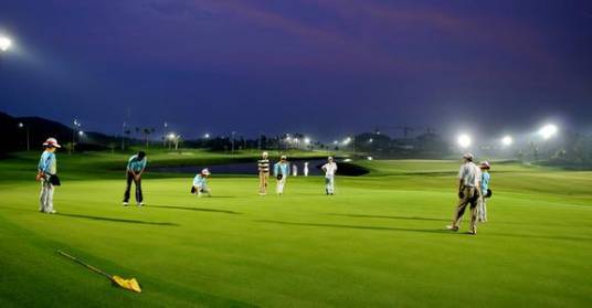 高尔夫俱乐部（娱乐组织或团体场所）