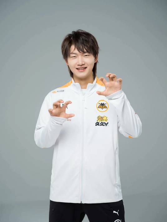 彭云飞（中国电子竞技职业选手）