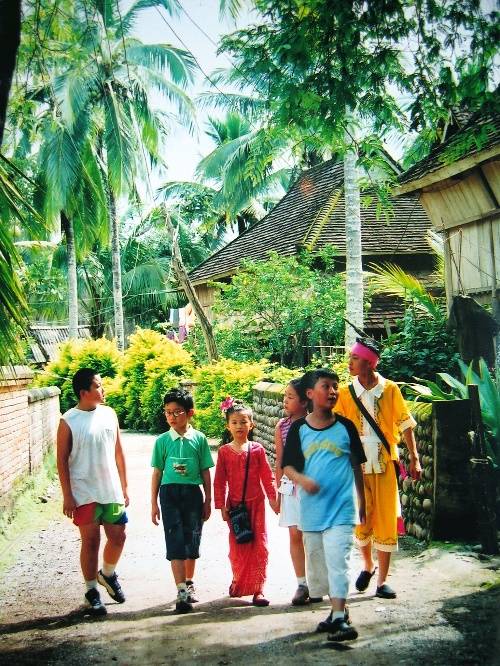 我们的眼睛(2006年钟鸣执导的儿童剧)