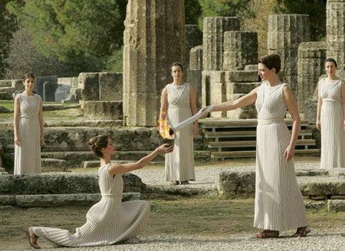 古代奥林匹克运动会(古希腊人举行的以体育竞技为主要形式的综合性民族盛会)