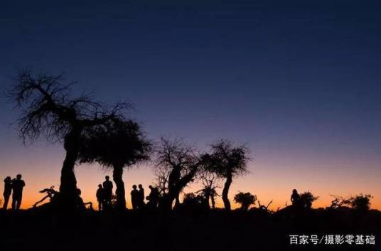 轮廓光（对着摄像机方向照射的光线）