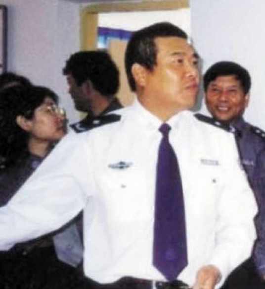 王振忠（福建省福州市公安局原副局长）