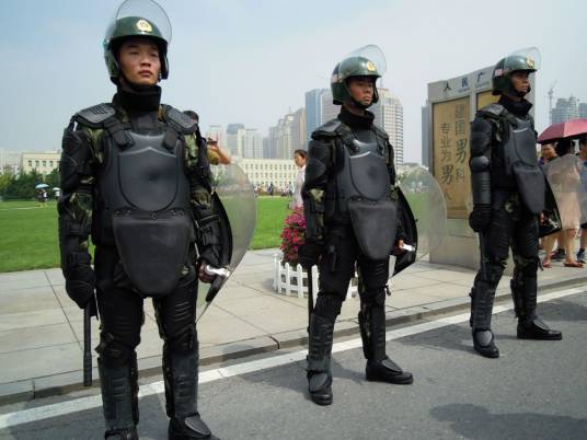 防暴警察(专门压制暴动的警察部队)