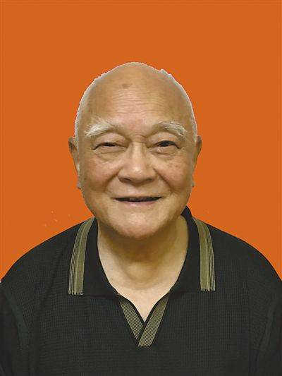 李济仁（中国中医科学院学部委员、新安医学专家、国医大师、皖南医学院终身教授）