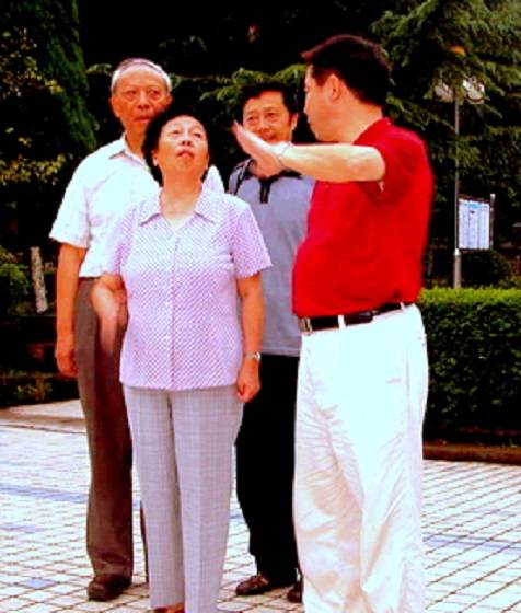 黄渝生(地质学家黄汲清之子)